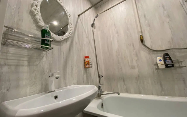 Shikarnaya Dvukhkomnatnaya V Tsentre 6 Spalnykh Flat