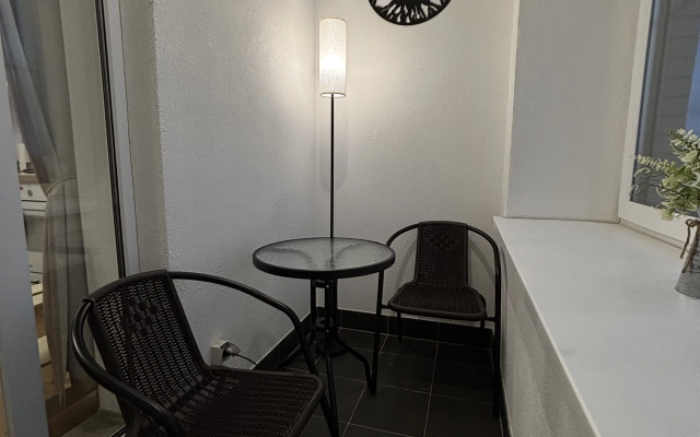 Uyutnaya S Novoy Mebelyyu I Tekhnikoy Flat