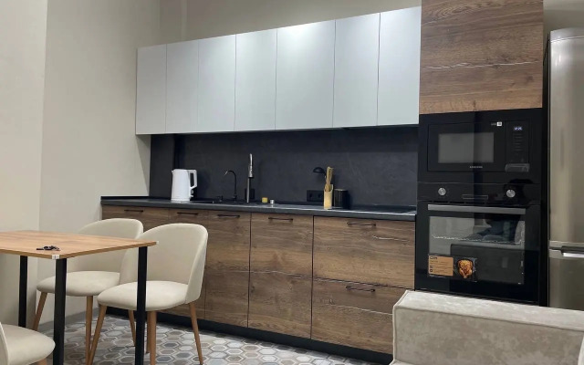 Komarova VIP Flat