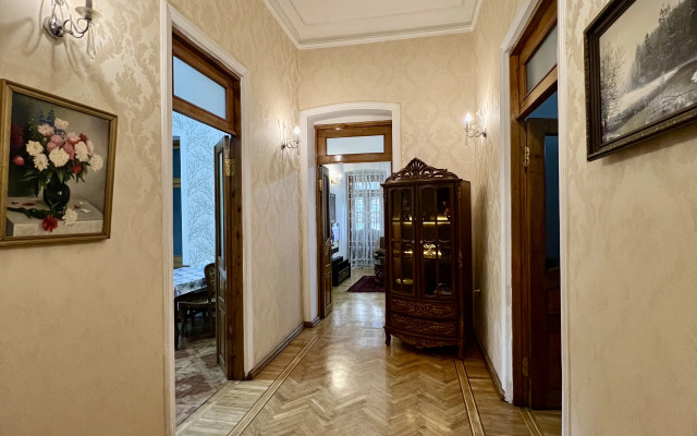 City Center Apartment, Nizami street 19 Flat