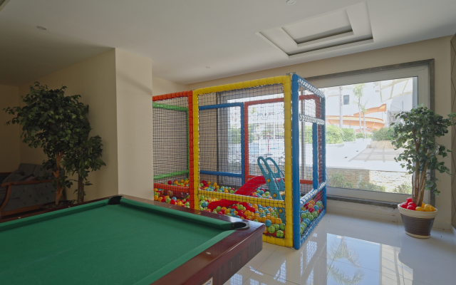 Na Pervoy Linii Morya Yekta Queen Apartments