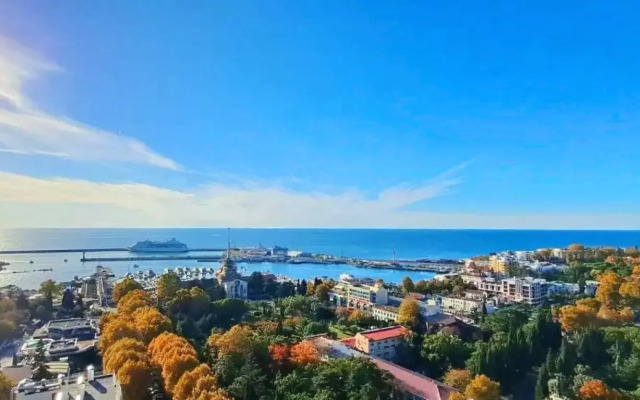 Апартаменты с Шикарным Видом на Море в Центре Сочи