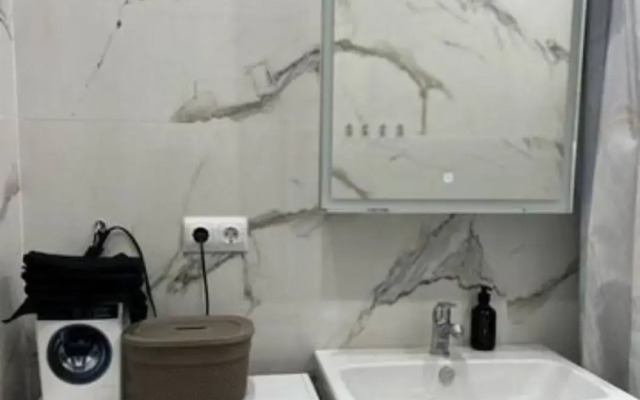 Studiya Bakinskaya 26-14 Flat