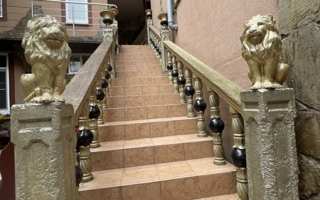 Zamok na Zhemchuzhnoy Guest House