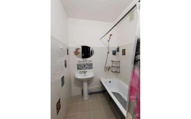 Dvukhkomnatnye Apartamenty V 15-Om Mikrorayone, 22