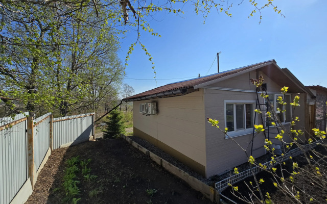 Private house Dom S Basseynom U Morya