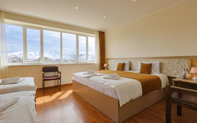 Basen Hotel