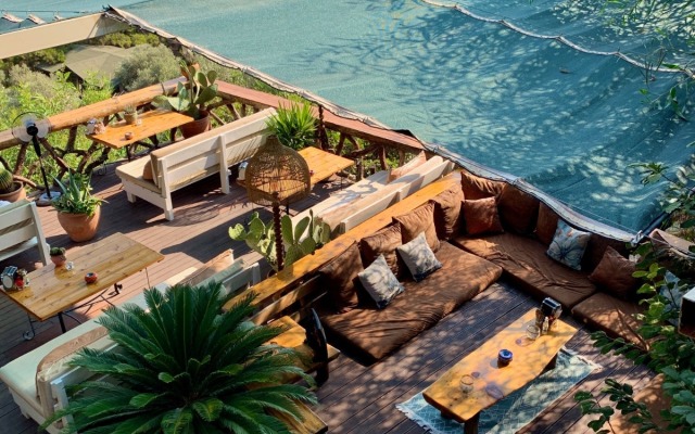Turan Hill Lounge Hotel