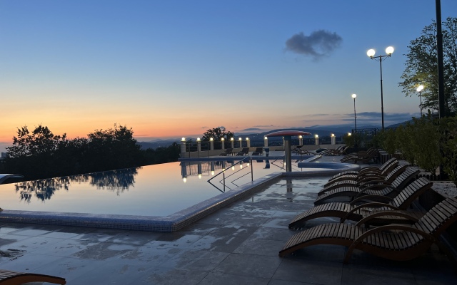 Zhk Merkato S Basseynom Apartments