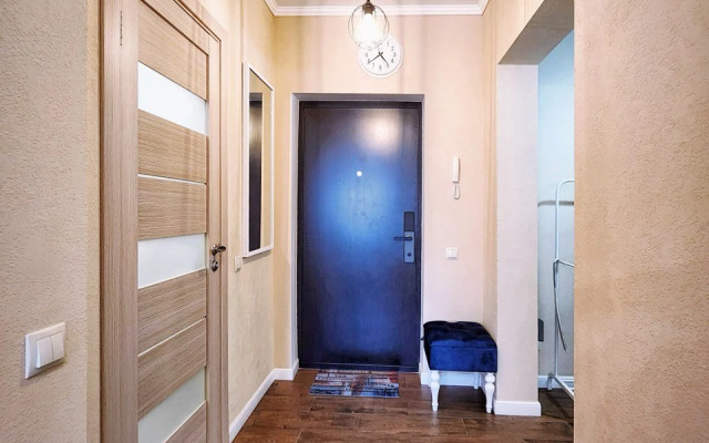 Апартаменты Яркая квартира на пр-т Ленина