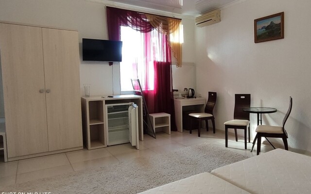 Eva Hotel