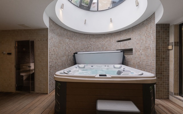 Bazilika alatt Panzió Hotel