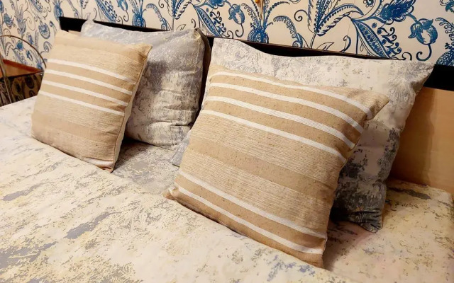 V Tsentre Srednevekovyya Flat