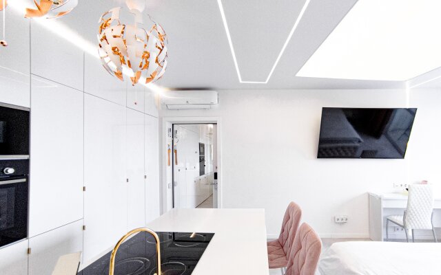 18 etazh, studia 36kv.m, dzhakuzi, balkon, vid na Volgu, novy dom, samy tsentr, vokzal peshkom  Apartaments