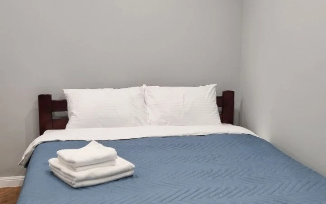 Na Naberezhnoy Rybnoy Derevni Flat