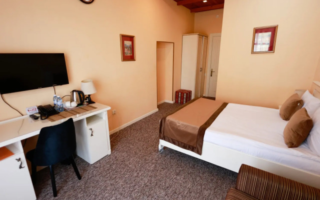 East Legend Hotel