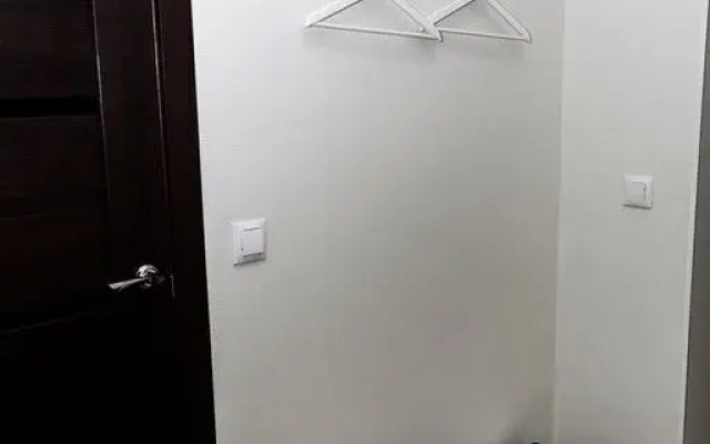 Dvukhkomnatnaya S Vidom Na Lavru Flat