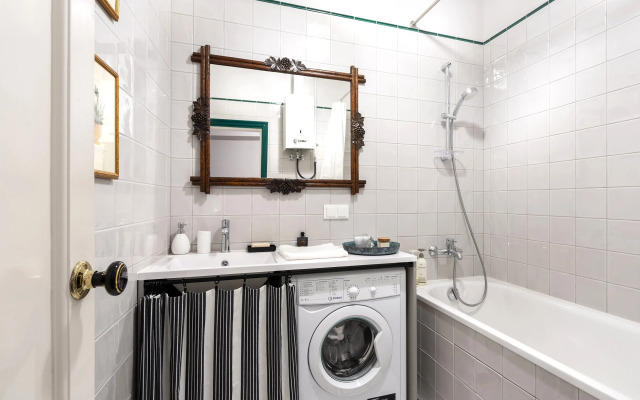 Апартаменты Атмосферная квартира на берегу Невы