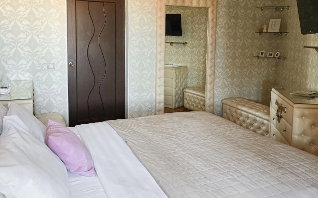 Gold Fish Na Ordzhonikidze 2 Flat