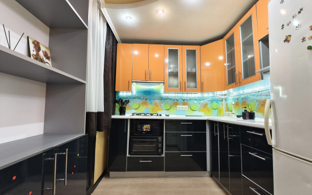 Квартира Уютная Трёхкомнатная в Центре Ул. Лейтенанта Шмидта 2