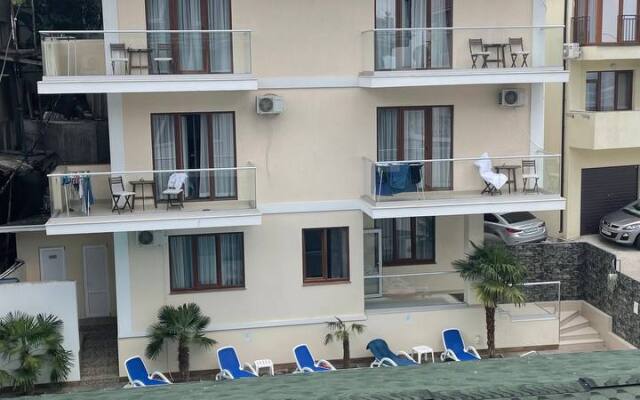 2-Komnatnaya Kvartira V Koreize Okolo Morya Apartments