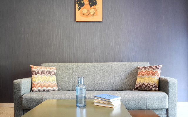 Newly Renovated Condo, Steps to Republic Square Apartments