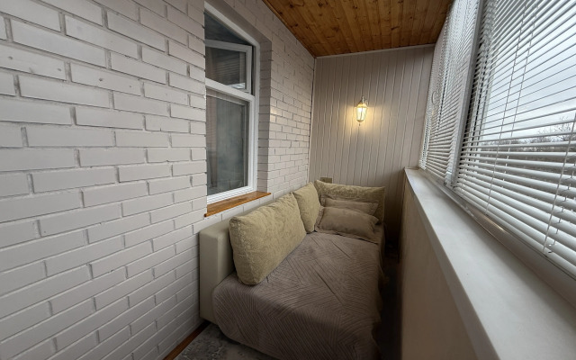 Apartamenty S Dzhakuzi I Vidom Na Park