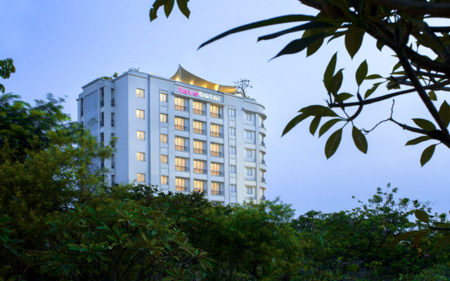 Отель Brits Hotel Puri Indah