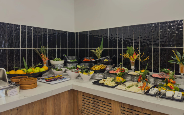 Отель Leaf River Suites