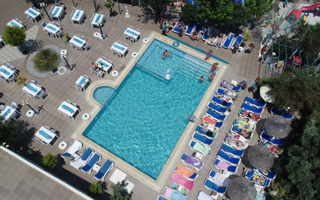 Mavi Restaurant & Apartments 1