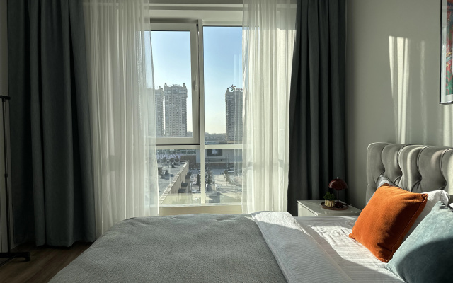 Апартаменты Яркая евродвушка Skyline напротив Мега центра — фото 4
