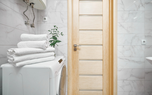 In the center of the Riviera Park Apartments