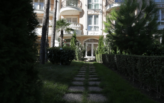 Anastasia Palace Apartments
