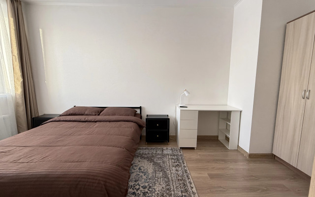 Квартира At Yuri's Космонавтов