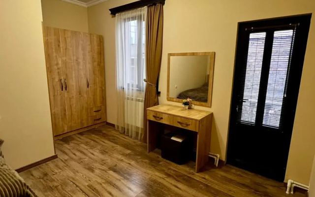 Частный Дом New 3 bedroom house each room rentable separately