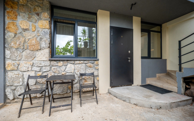 V Tsentre Yalty Apartments