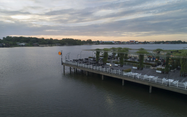 Kalanan Riverside Resort
