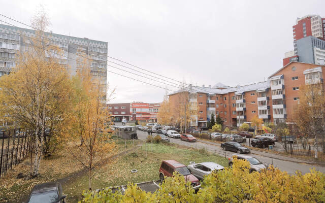 9 Nochey Na Chkalova 48 Apartments