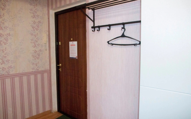 U DK Metallurgov. Barbaris two-room Apartments