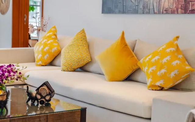 Elegant Beachfront 3Br Condo at Pearl of Naithon Apartments