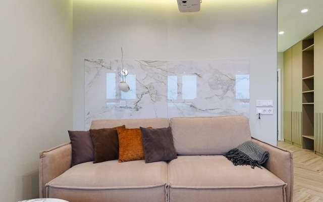 stil'naya dvuhkomnatnaya VIP na beregu reki Flat