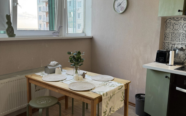 Uyutnaya V Izumrudnyh Holmah Flat