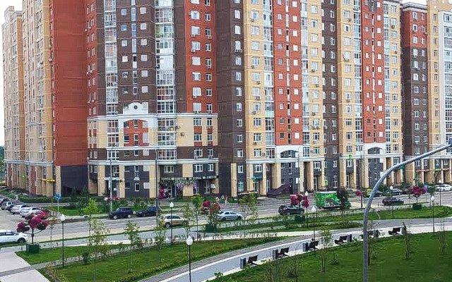 Dvuhkomnatnyie Apartamentyi Lyuks vozle Lipovogo Parka Apartments