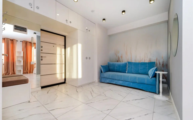 10 Krymskiy Mamayka Apartment