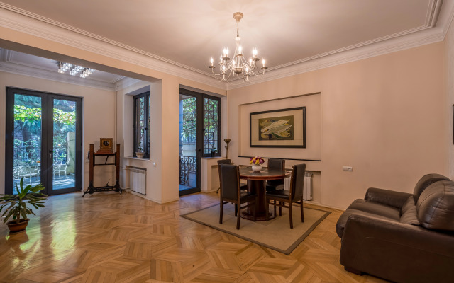 Iliani Hotel