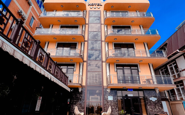 Ideal Hotel