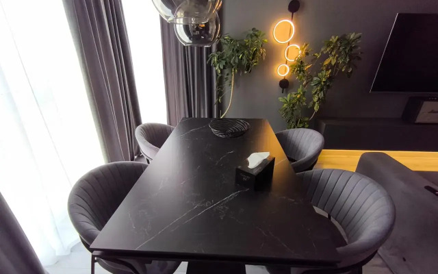 Tolstogo 28 Flat