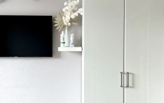 S Krugloy Krovatyyu Flat