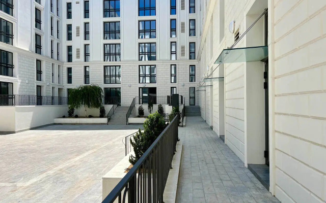 Graf Tolstoy Flat