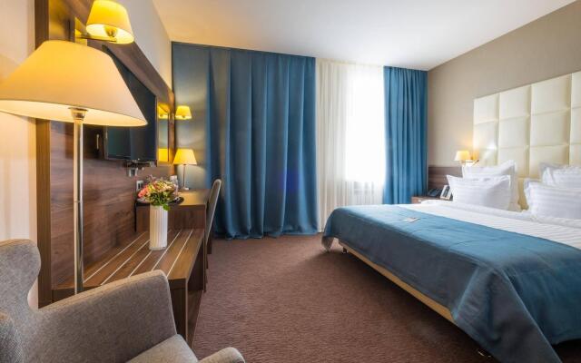 Hotel Tom River Plaza